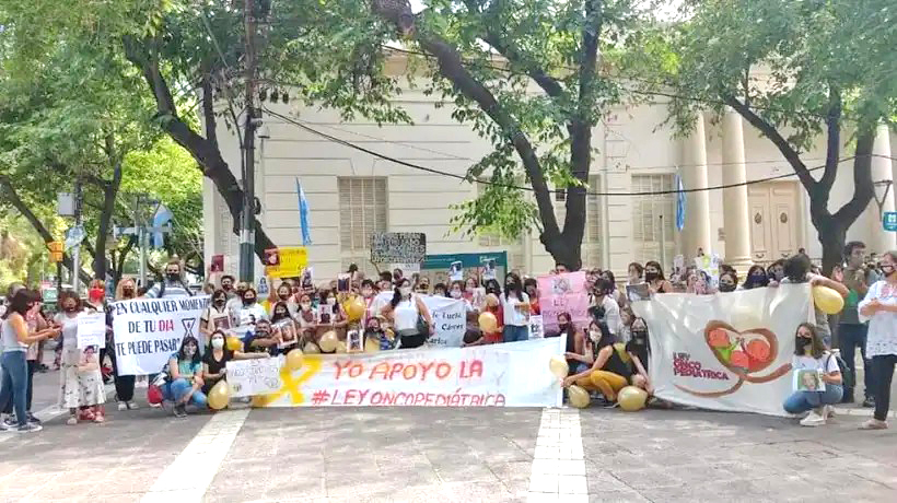 Padres de niños con cáncer piden que  Diputados aprueben la ley de Oncopediatría