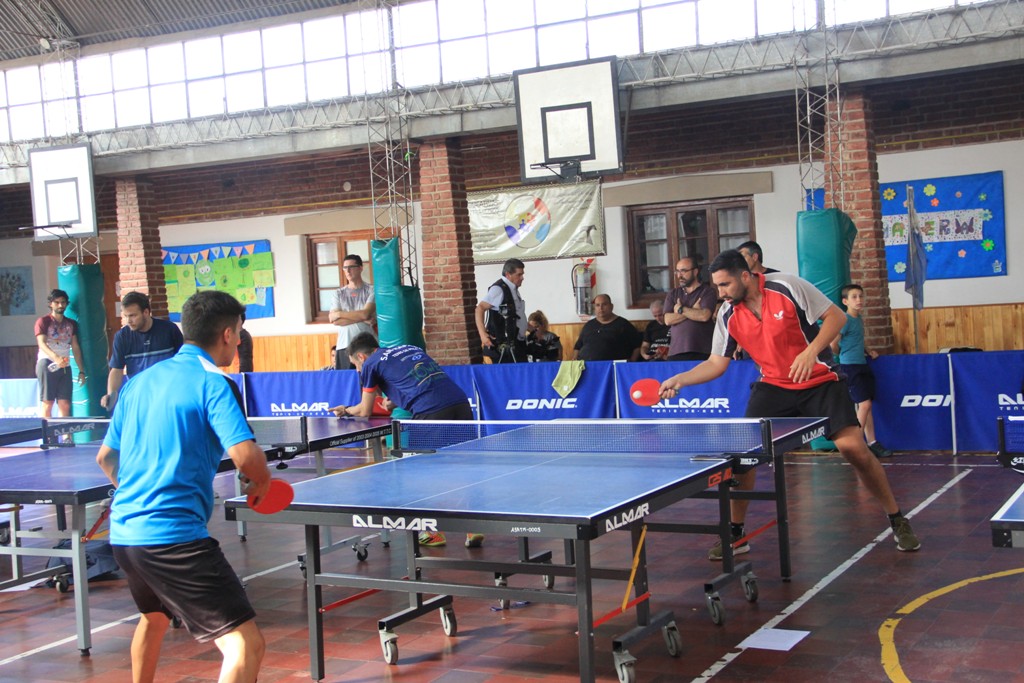 Se jugó un nuevo torneo de tenis de mesa