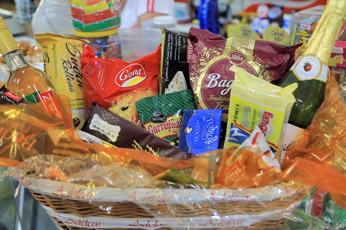 Lanzan canasta  navideña a $250  en comercios  de todo el país