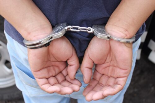 La Plata: Detuvieron a un hombre acusado de rociar con nafta a sus 2 sobrinas