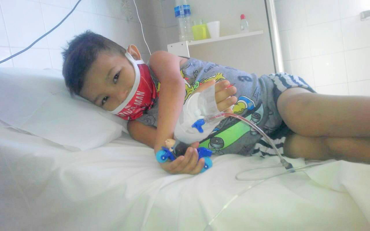 Piden ayuda para un niño  de 5 años que debe pagar  un costoso tratamiento