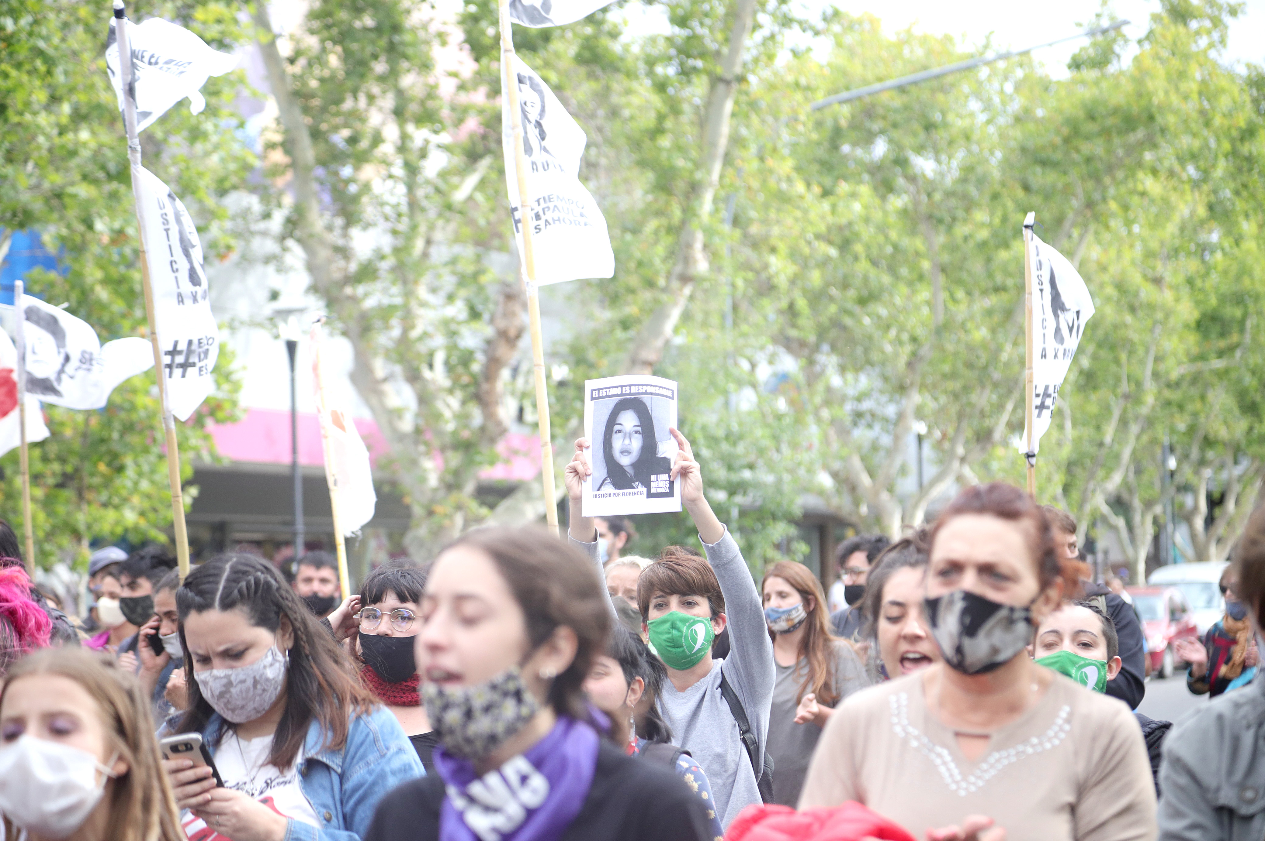 Se realizó una marcha para reclamar justicia  por el crimen de la joven Florencia Romano