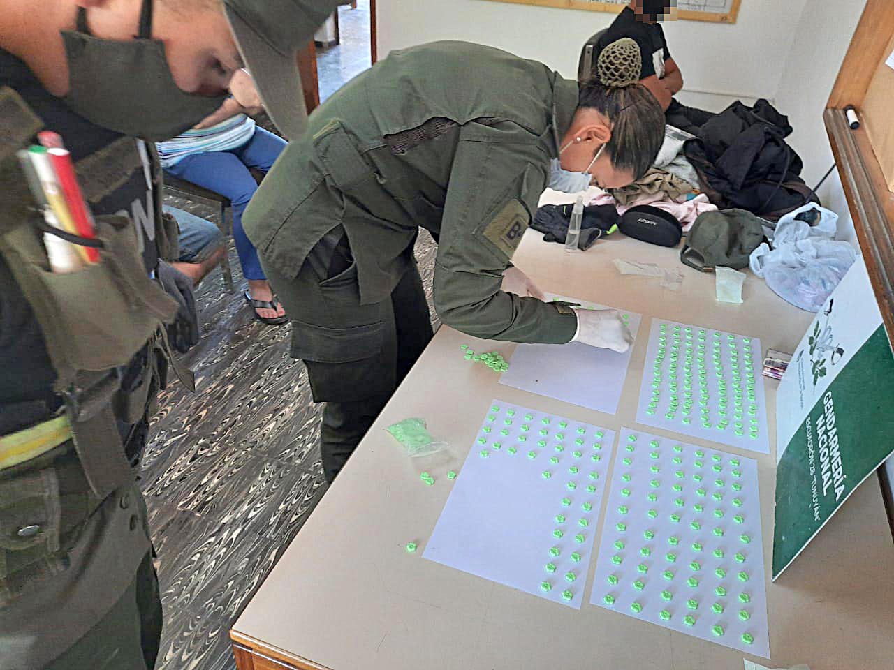 Detuvieron a un hombre que transportaba  321 pastillas de éxtasis a San Rafael