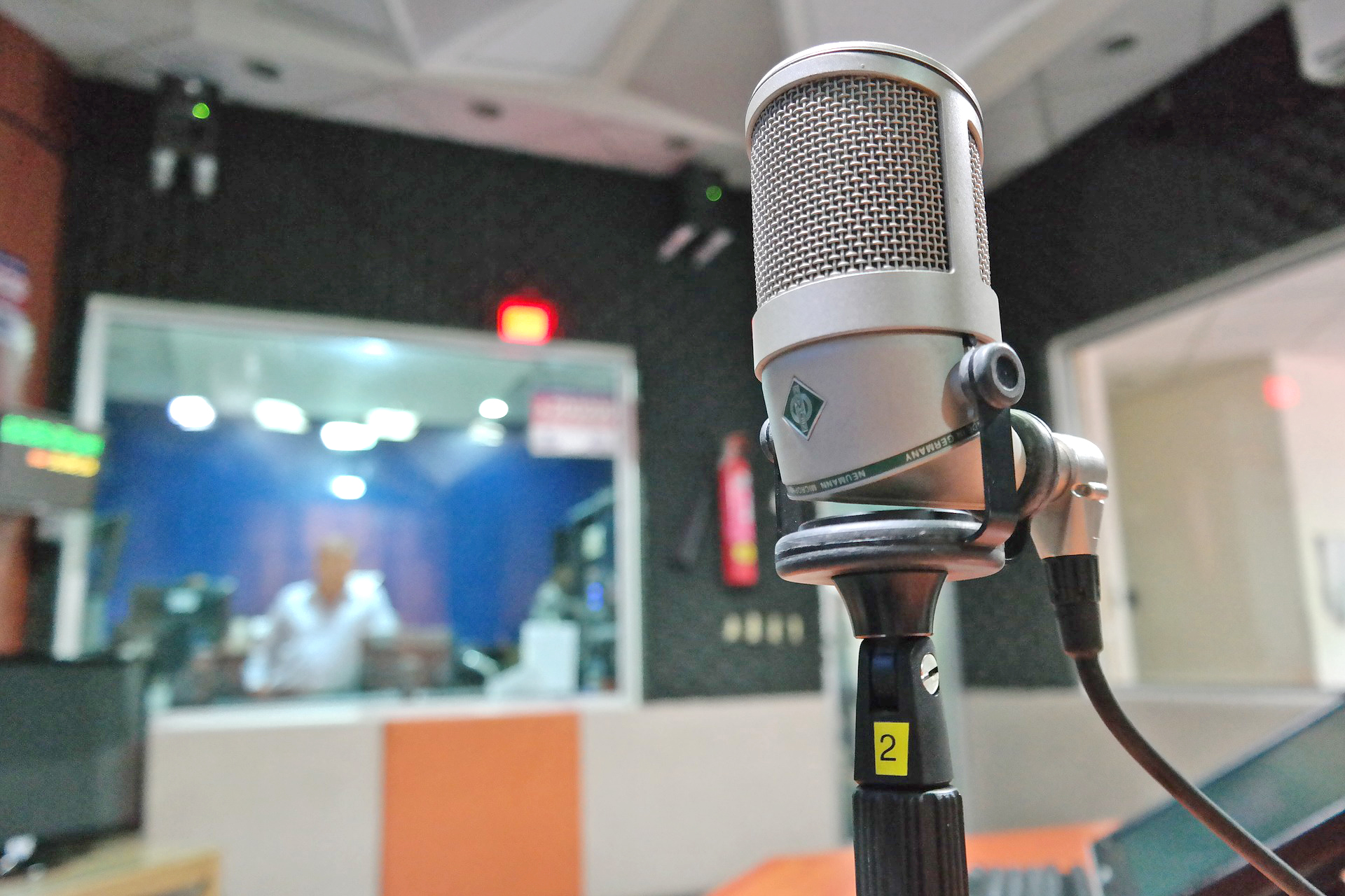 Invitan a elegir el logo de una radio escolar sanrafaelina