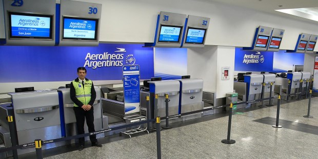 Restringen vuelos a EE.UU., Europa, México y Brasil