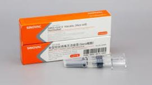 Las vacunas Sinovac y AstraZeneca piden registro de emergencia en Brasil