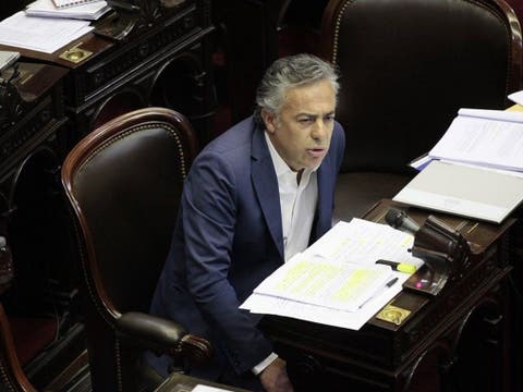 Alfredo Cornejo: “Dejar de improvisar sería un gran plan”