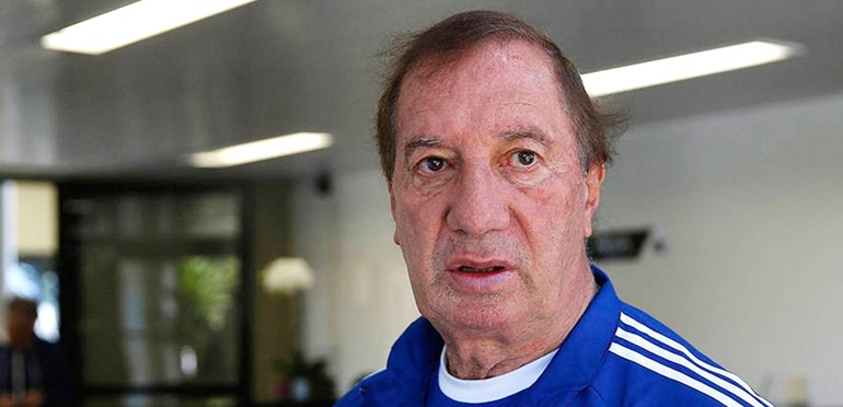 Bilardo reapareció para desear un feliz año nuevo: «Hay que portarse bien»