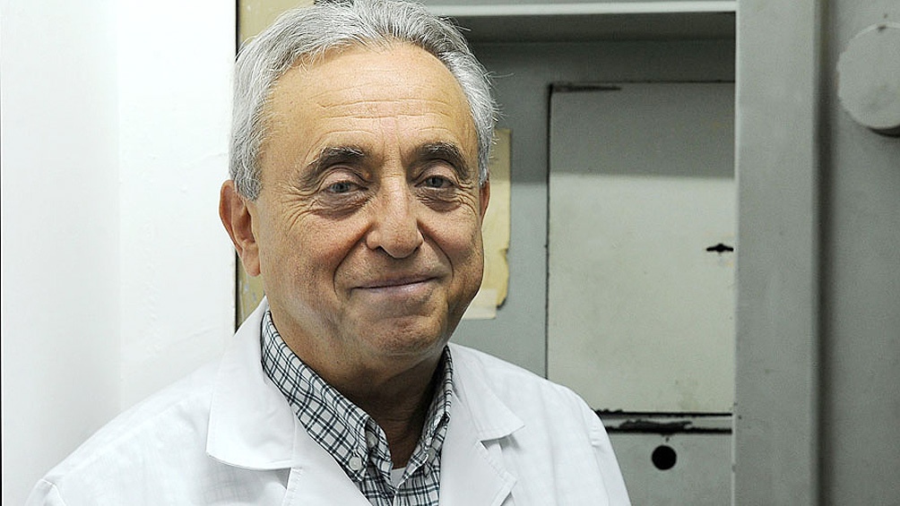 Según el infectólogo Pedro Cahn, «cualquier medida de restricción va a tener efecto»