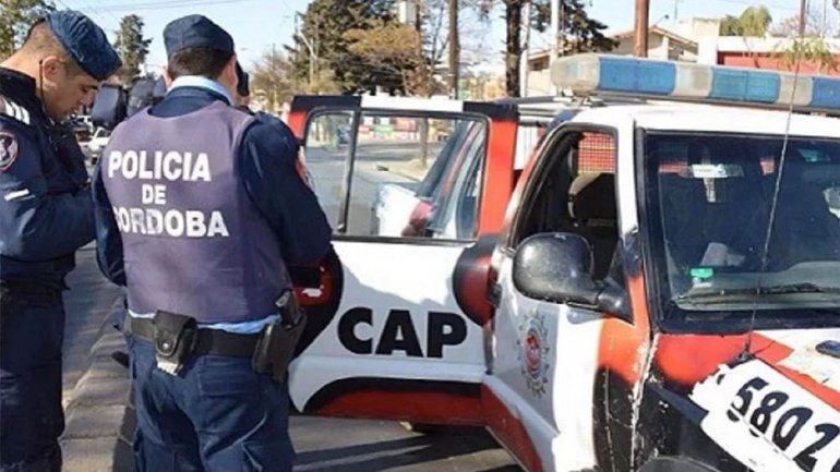 Córdoba: Suspendieron un partido de fútbol amateur con mil espectadores