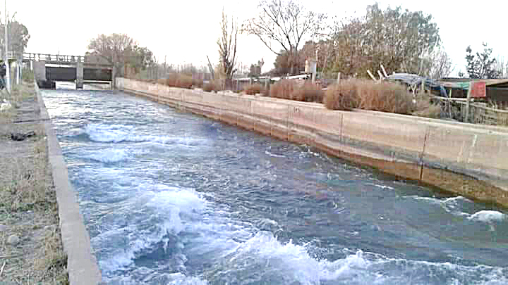 Las crecidas por las lluvias dejaron  roturas en la red de riego