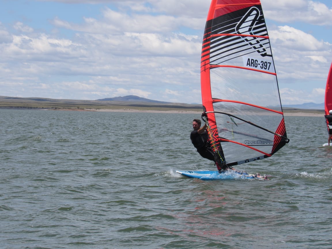 El windsurf resurge en nuestra ciudad y se realizará una convocatoria en El Nihuil