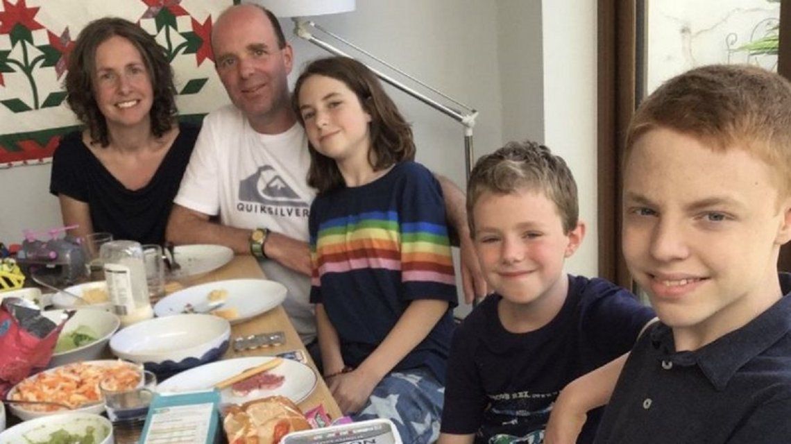 Una mamá debe elegir a qué hijo le dona un riñón