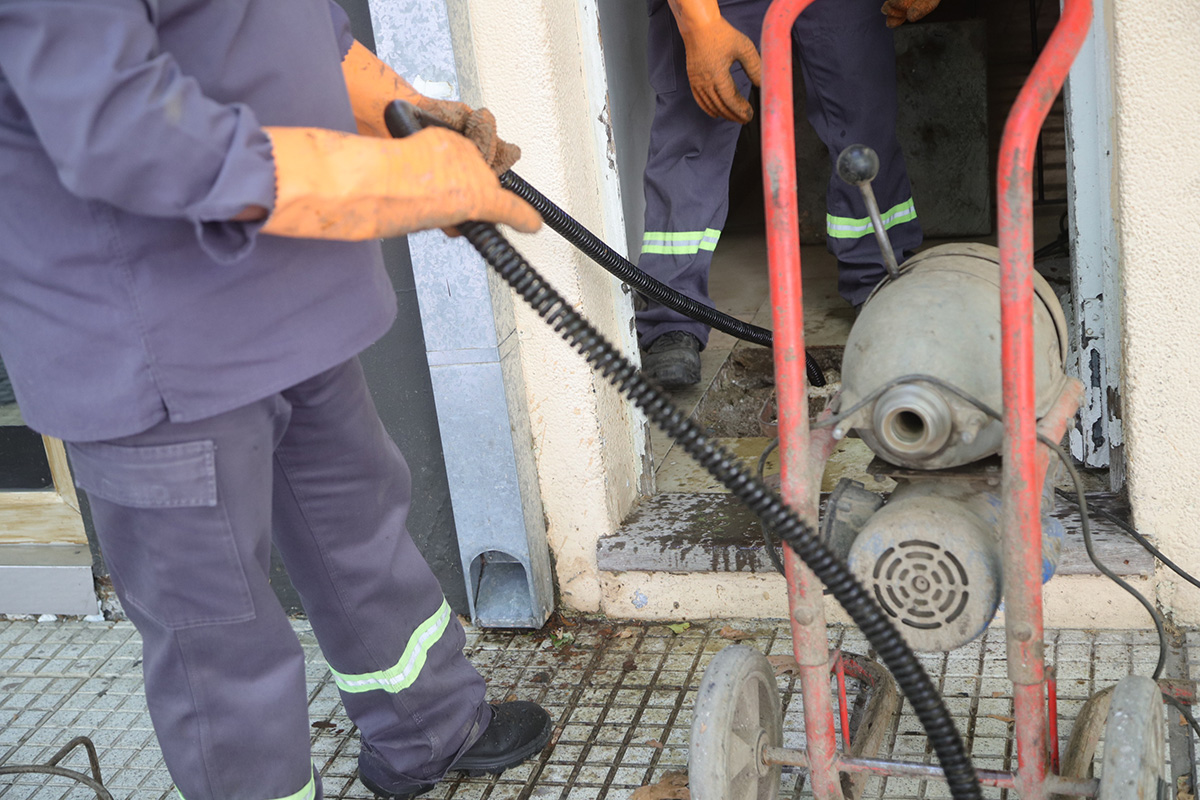 Vecinos reclaman  por un “colapso de cloacas”  en avenida Balloffet