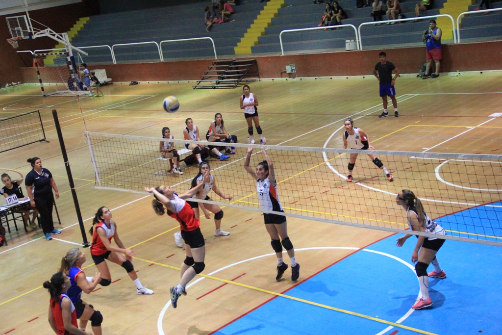 Se pone en marcha el primer torneo del año de vóley