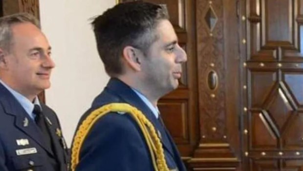 La Fuerza Aérea separó al edecán presidencial detenido al intentar viajar a México con un arma oculta