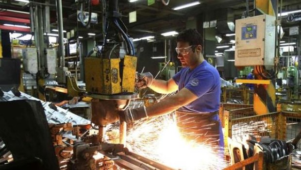 La producción industrial acumuló en 2020 una caída del 6,3%, según la UIA