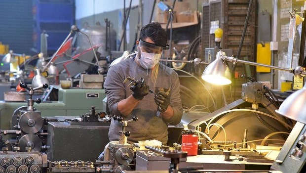 La economía cayó 10% en 2020