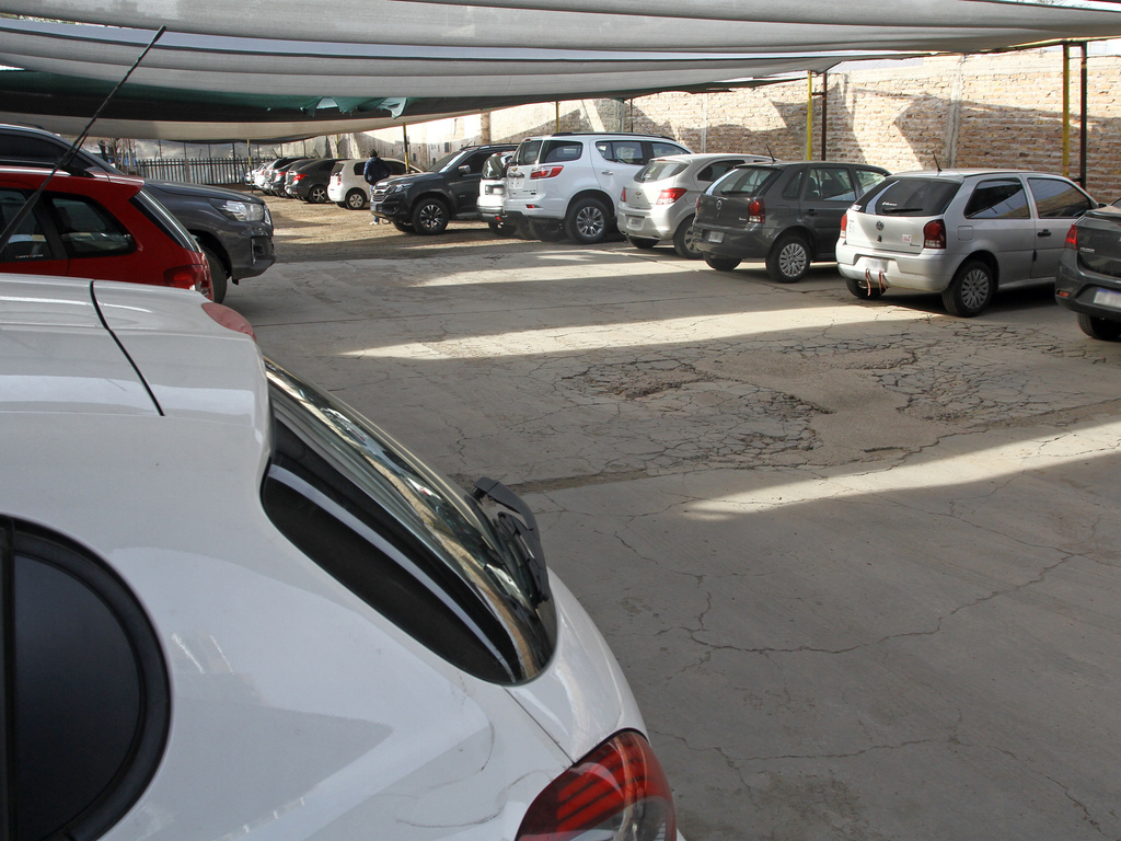 Playas de estacionamiento: ¿se puede reclamar por robos en vehículos?