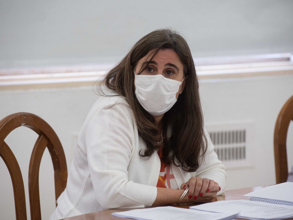 Ana María Nadal: «Nuestra estrategia es vacunar, vacunar y vacunar»