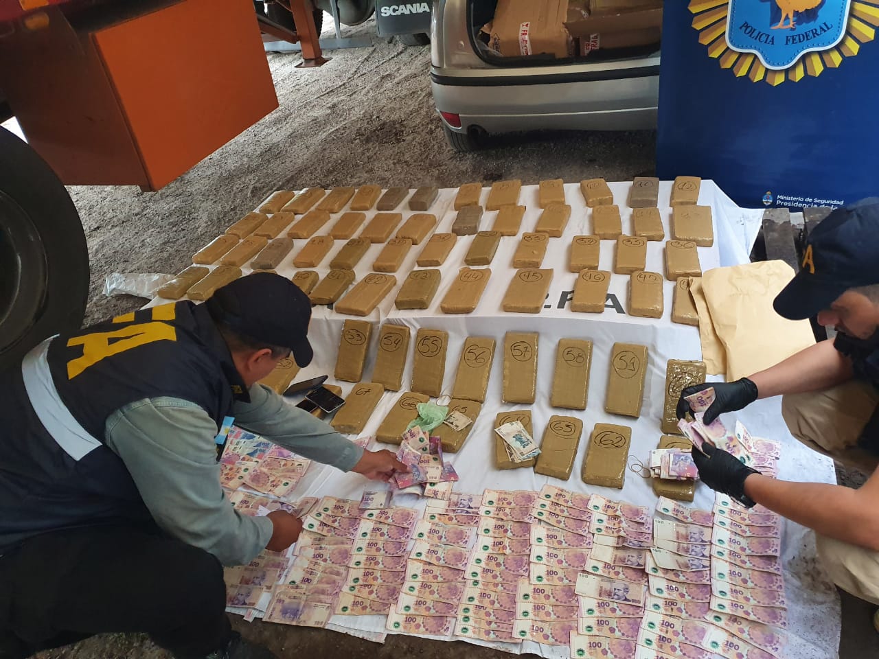 La Policía Federal Argentina desbarató una organización criminal dedicada al narcomenudeo