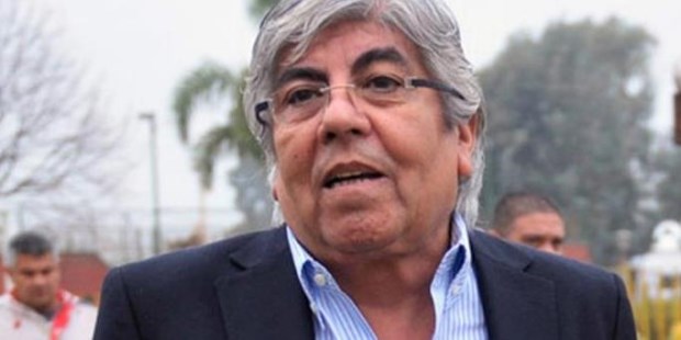 Moyano reconoció que se vacunó contra el Covid pero negó haber estado en una nómina VIP