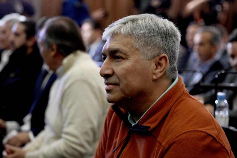 De manera sorpresiva, la Justicia postergó dos semanas el final del juicio a Lázaro Báez