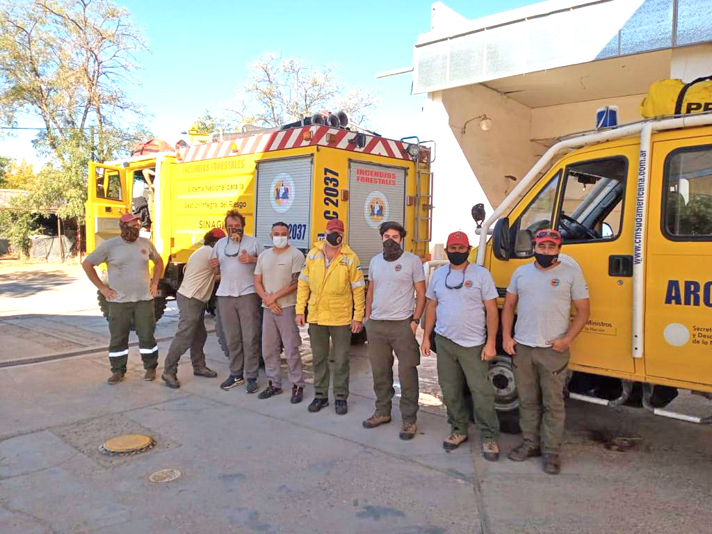 Brigadistas de Monte Comán viajan a  El Bolsón para ayudar a combatir los  incendios forestales