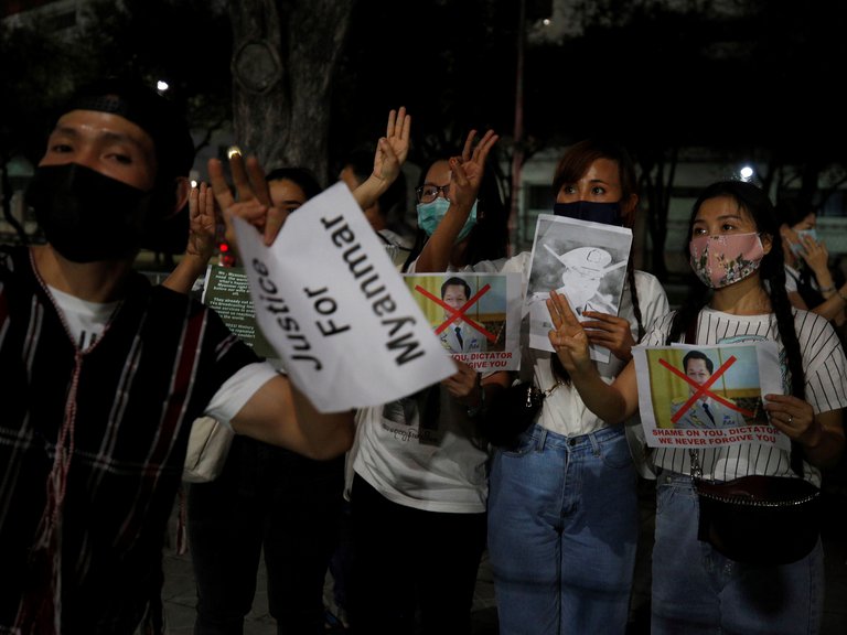 Golpe de Estado en Myanmar: miles de personas salieron de nuevo a las calles pese a la censura y las detenciones