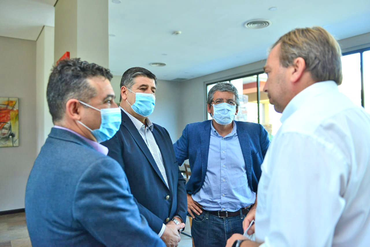 Mendoza fijó un piso para el precio de la uva Malbec y anunció el acompañamiento a industriales