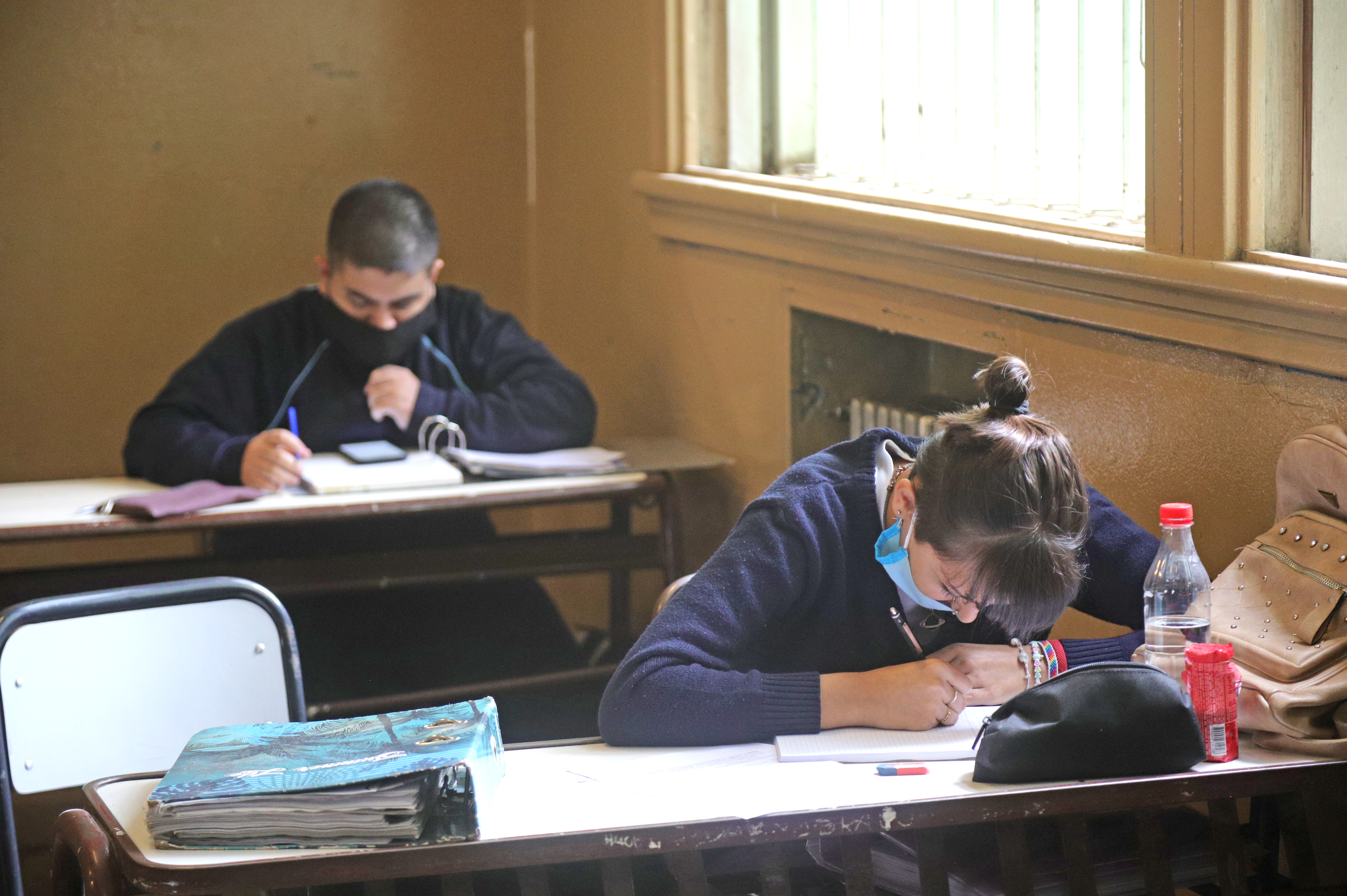 Unos 3 mil alumnos regresaron a las escuelas locales