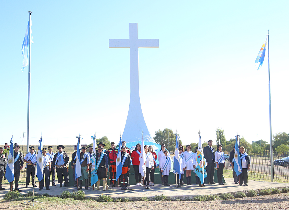 Indignación: sustrajeron  una bandera del monumento  a los Veteranos de Malvinas