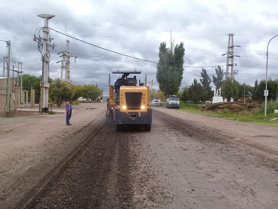 Iniciaron los trabajos para repavimentar parte de la traza de la Ruta 160