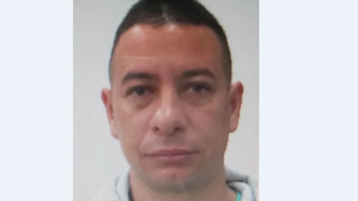 Buscan a un hombre acusado de abusar de su ahijado menor de edad