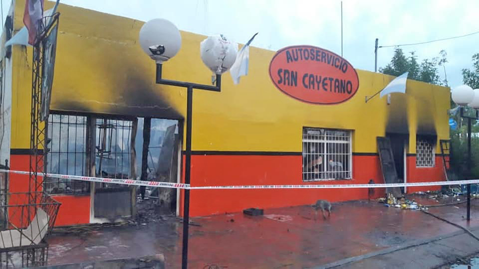 Se incendió un supermercado  en General Alvear