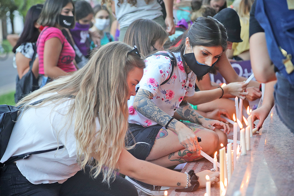 Alrededor de mil mujeres participaron  de la marcha por el 8M en San Rafael