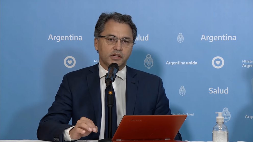 Participó del vacunatorio vip y ahora es nombrado como secretario de Regulación y Fiscalización del ministerio de Salud