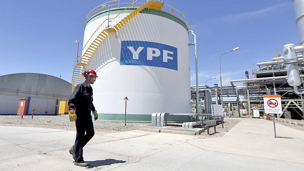 Petroleros se  reunieron con YPF  en busca de reactivar empleos