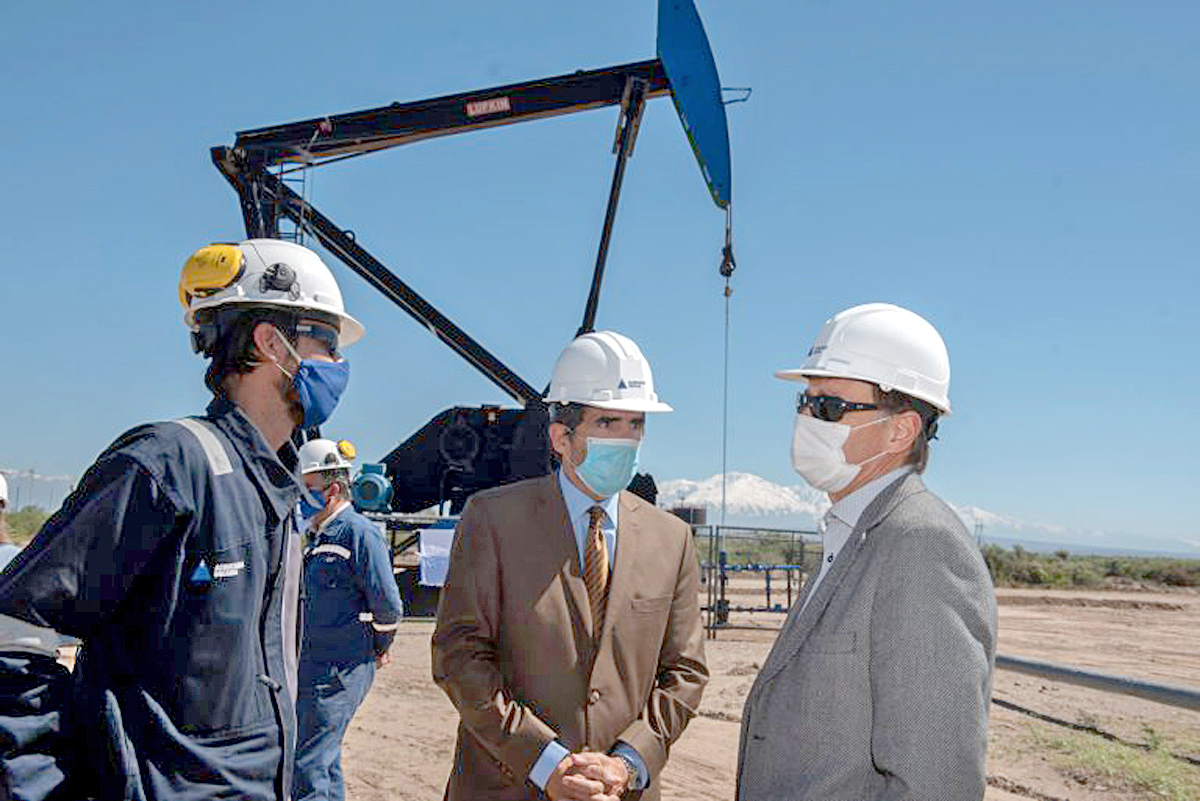 Mendoza Activa Hidrocarburos:  Suarez visitó uno de los yacimientos que se reactivaron, destacó las  inversiones y la mano de obra del plan