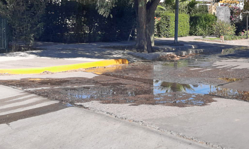 Vecinos del barrio TAC reclaman mejoras en los servicios de agua potable y cloacas
