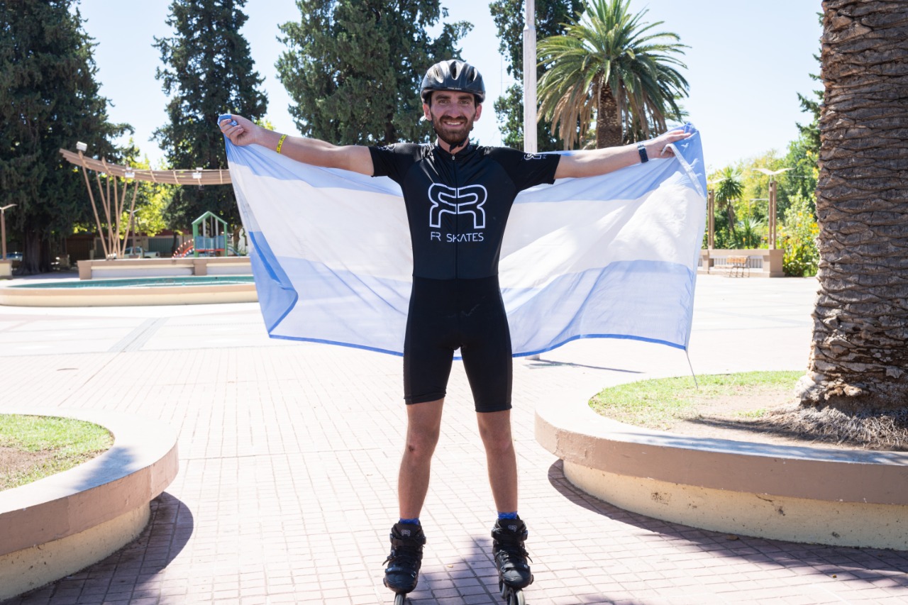 Eduardo Mulet batió un récord mundial de distancia en patines
