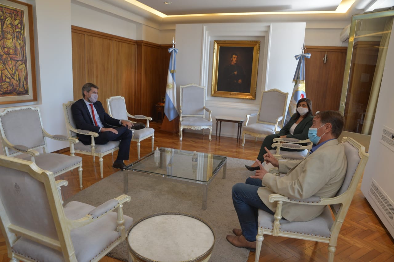 Suarez recibió a Lammens y anunciaron que Mendoza será incluida en el “Plan 50 Destinos 2021”