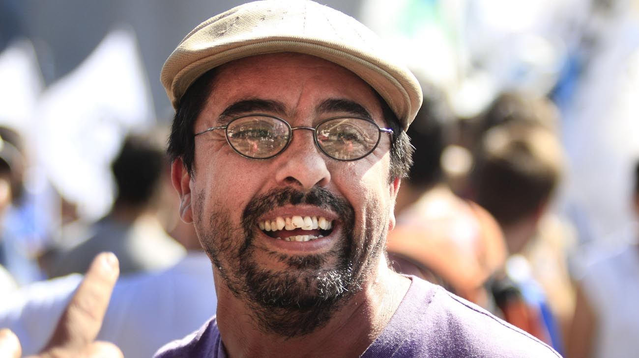 Fernando Esteche también se vacunó contra el coronavirus en su condición de docente universitario