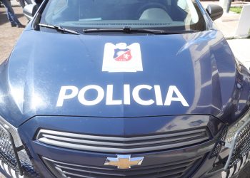 Detuvieron a cuatro sujetos ebrios que causaron disturbios en un comercio