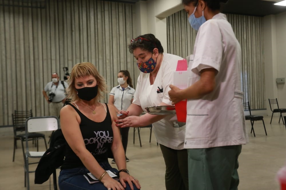 Ya se vacunaron alrededor de 1.800 docentes mendocinos