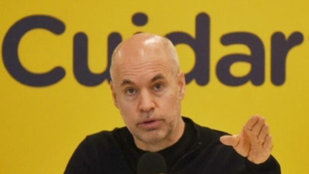 Larreta sostiene la presencialidad en las aulas, pero aplica un modelo mixto para el secundario