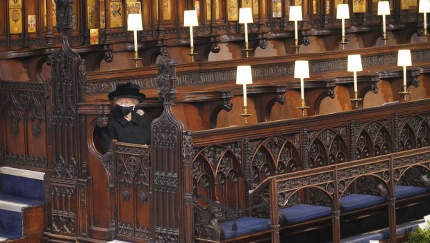 En una ceremonia íntima, despidieron los restos del príncipe Felipe de Edimburgo