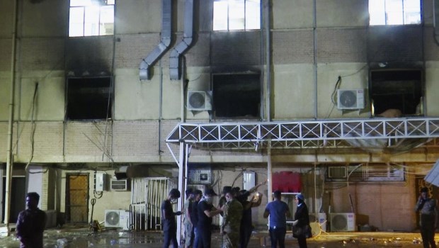 Una explosión en un hospital de Irak dejó al menos 82 muertos y 110 heridos