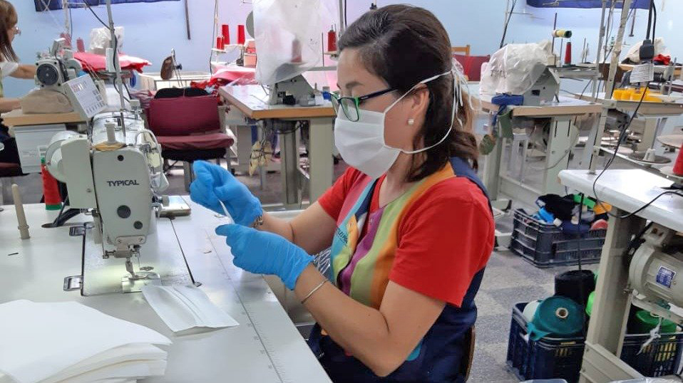 Un grupo de mujeres desarrolla una  cooperativa textil en Salto de las Rosas