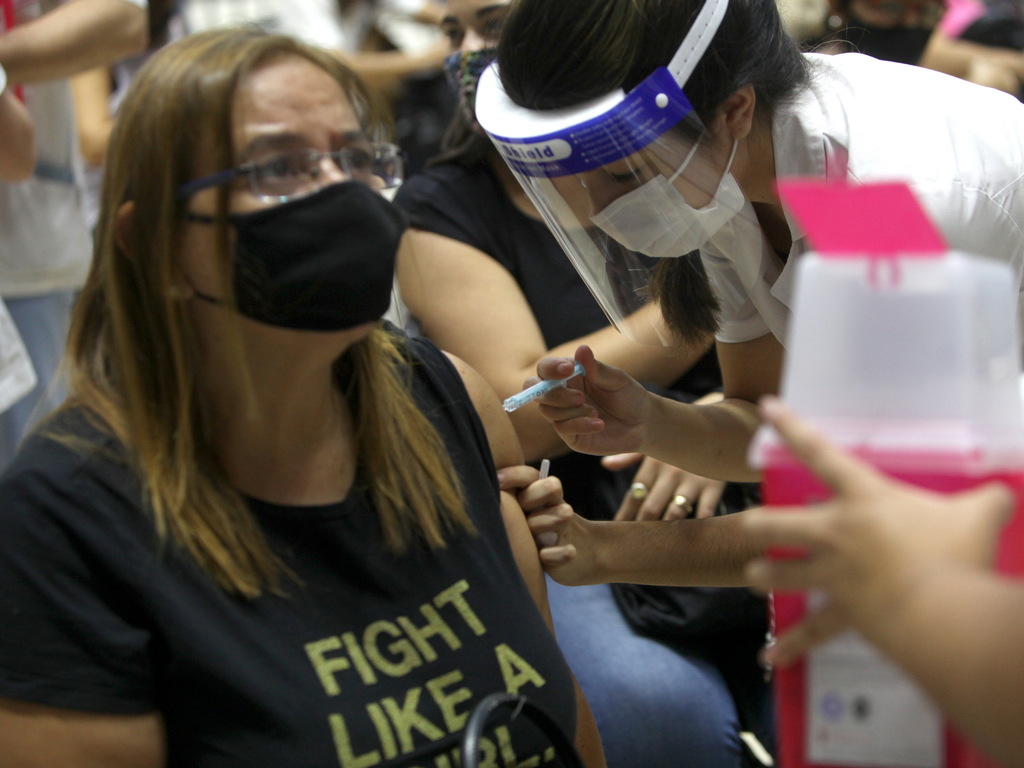 Llegaron más vacunas chinas a Mendoza: quiénes las recibirán